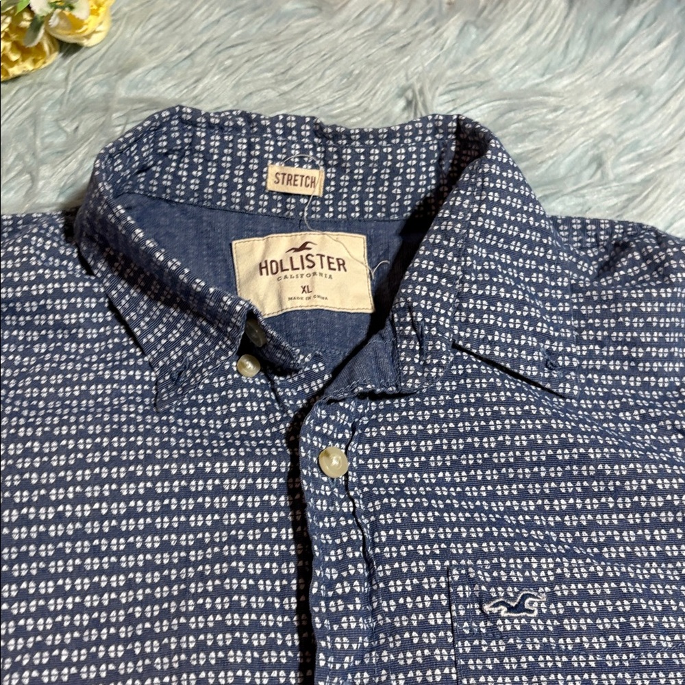 Hollister Stretch Blue White Pattern Short Sleeve Button Down Shirt sz XL - Picture 2 of 8